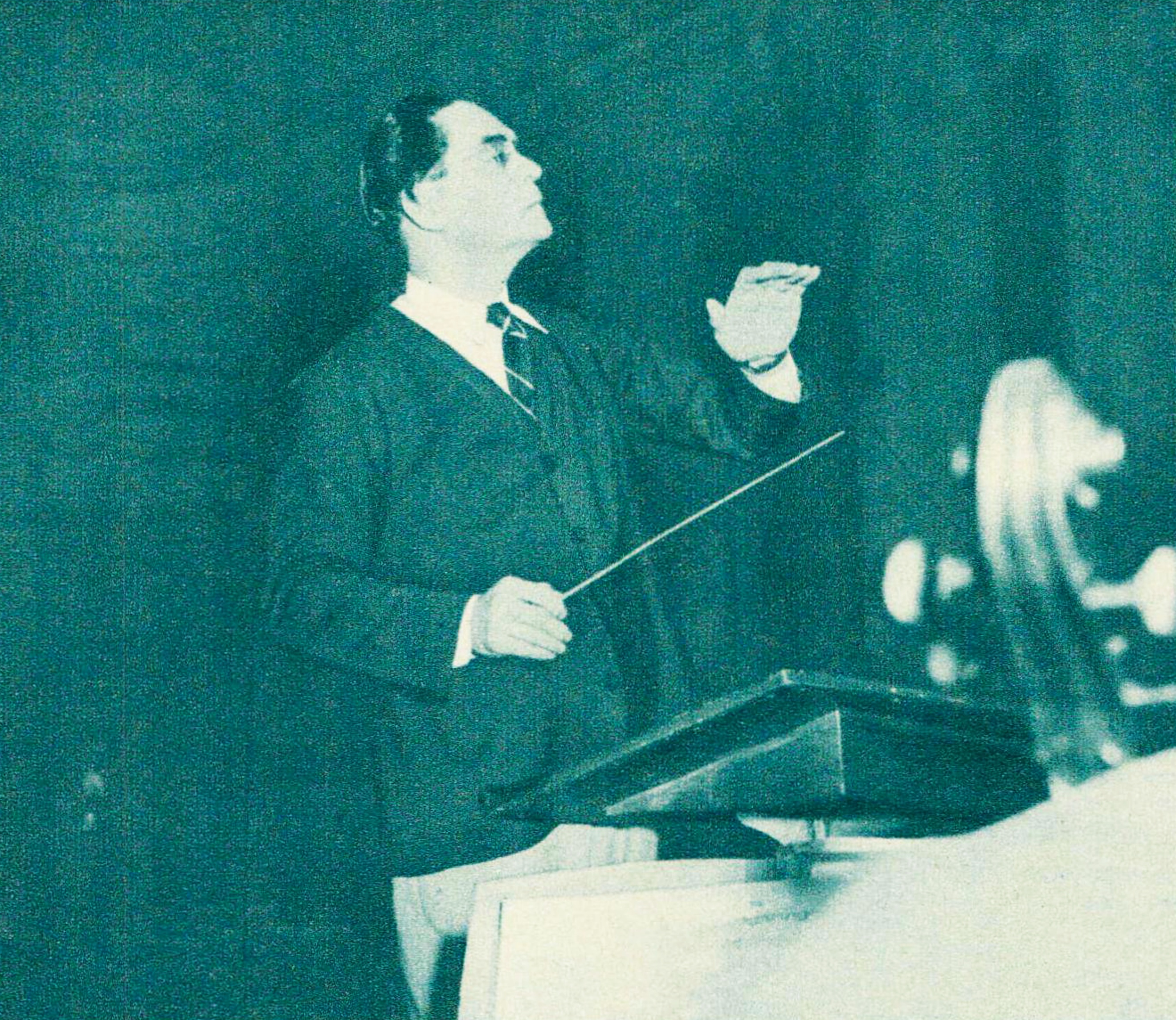 Juan José CASTRO au pupitre du Victorien Orchestra de Melbourne
