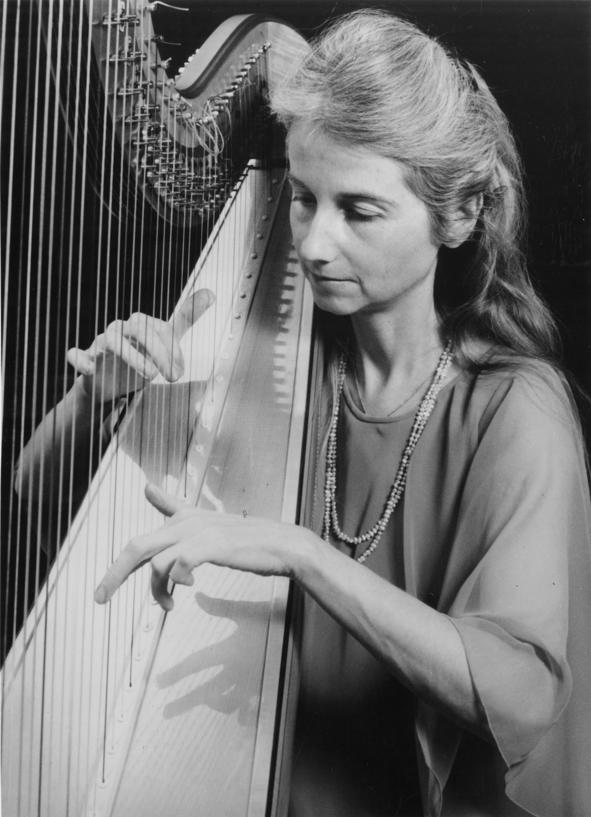 Ursula Holliger, un portrait cité des archives de l'Orchestre Symphonique de Boston, cliquer pour plus d'infos
