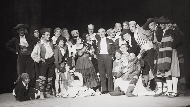 L'ensemble de ballet d'Ida Rubinstein costumés pour le ballett 