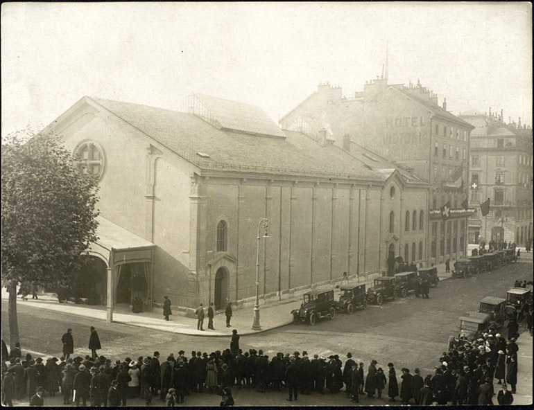 Salle de la Réformation et hôtel Victoria