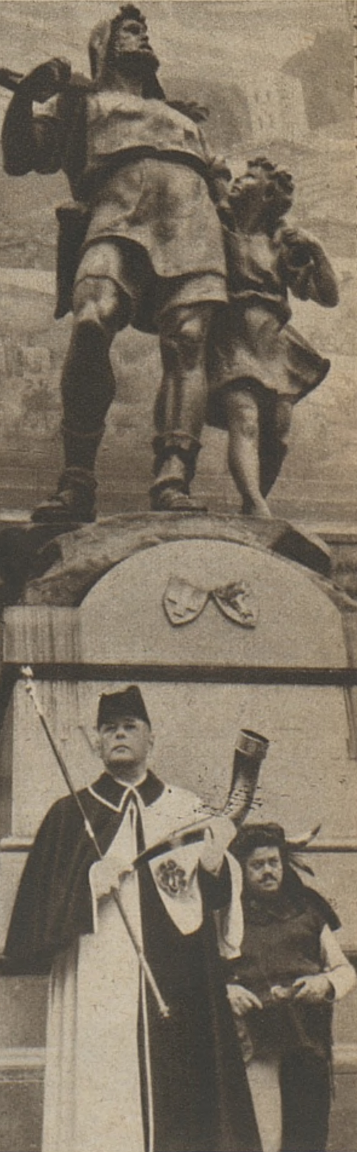 Le monument de Guillaume Tell à Altdorf en 1941, le huissier présente une trompe datant du XVe siècle, cliquer pour voir un agrandissement